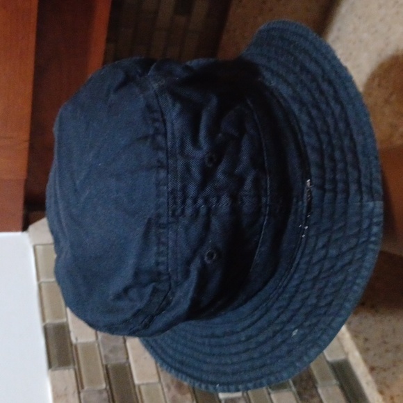 CHUCK ORIGINAL Reversible Bear Bucket Hat Sz OS - Picture 8 of 9